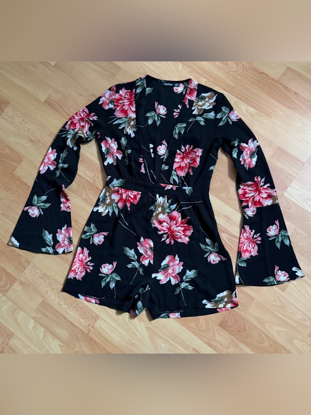 Boohoo Black Floral Pink V-Neck Romper